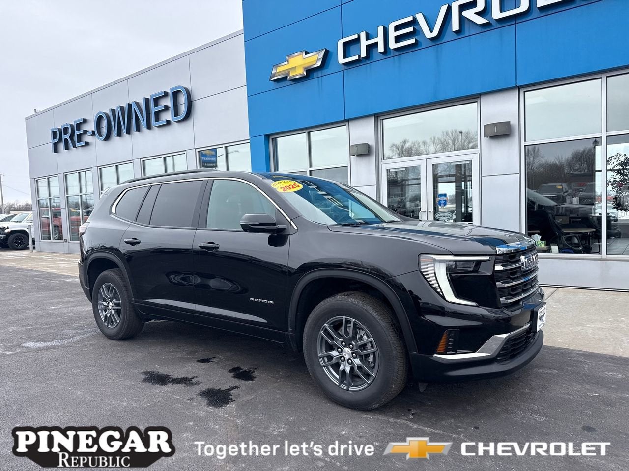 2025 GMC Acadia Elevation