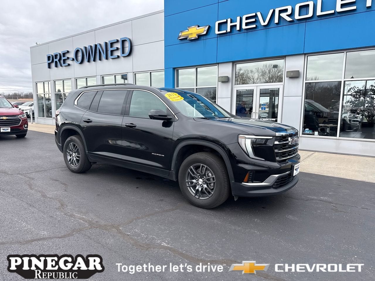 2025 GMC Acadia Elevation