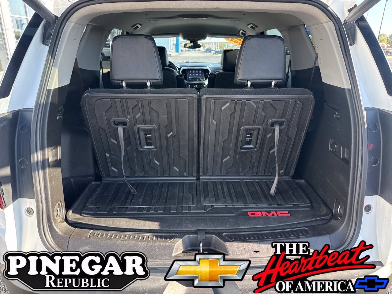 2022 GMC Acadia SLE
