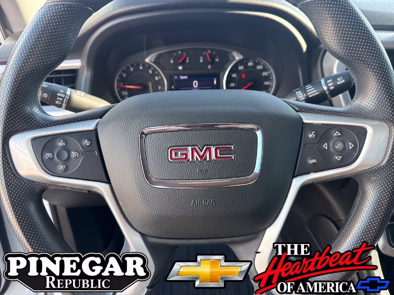 2022 GMC Acadia SLE