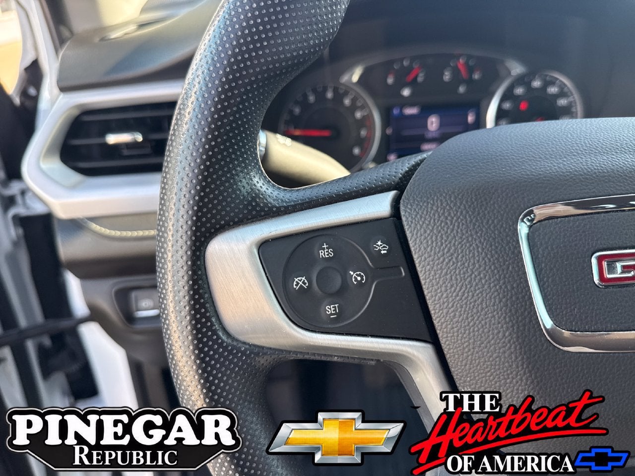 2022 GMC Acadia SLE