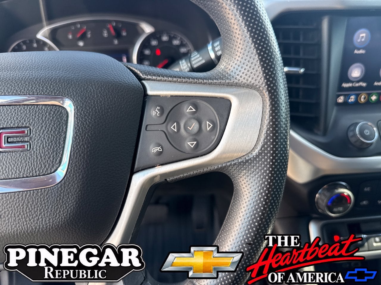2022 GMC Acadia SLE