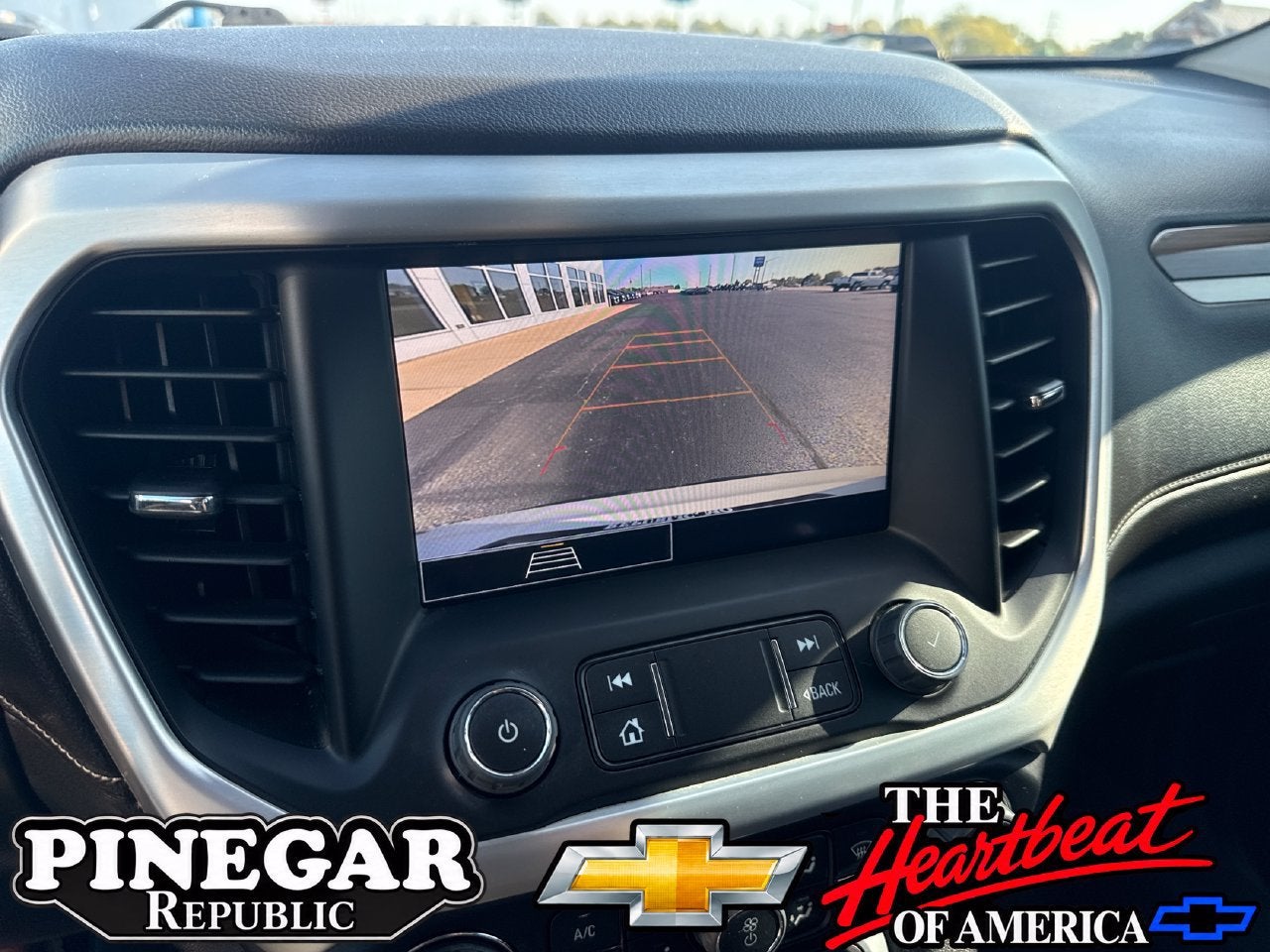 2022 GMC Acadia SLE