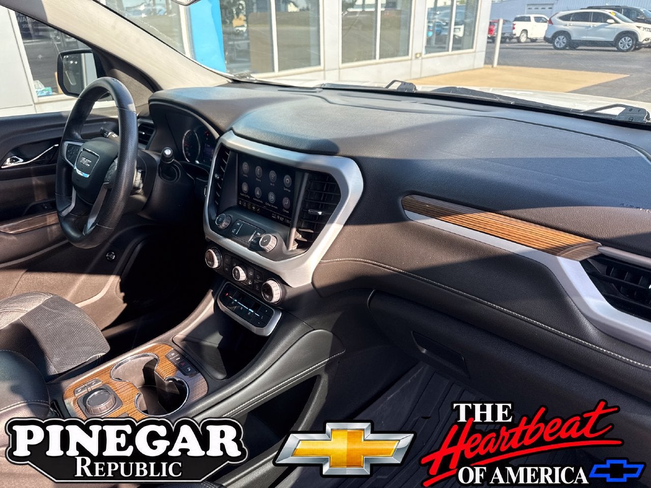 2022 GMC Acadia SLE
