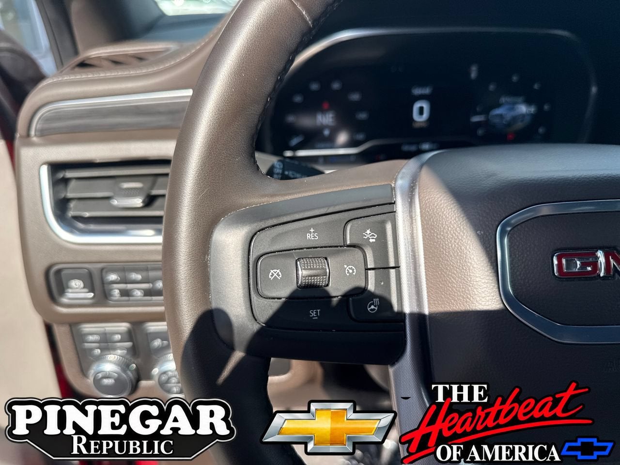 2024 GMC Yukon SLT
