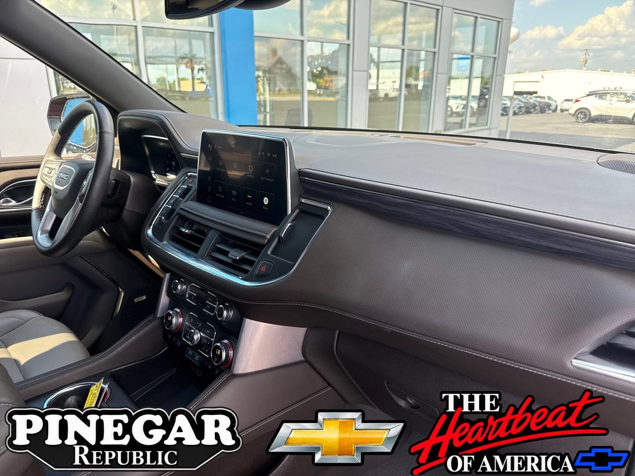 2024 GMC Yukon SLT