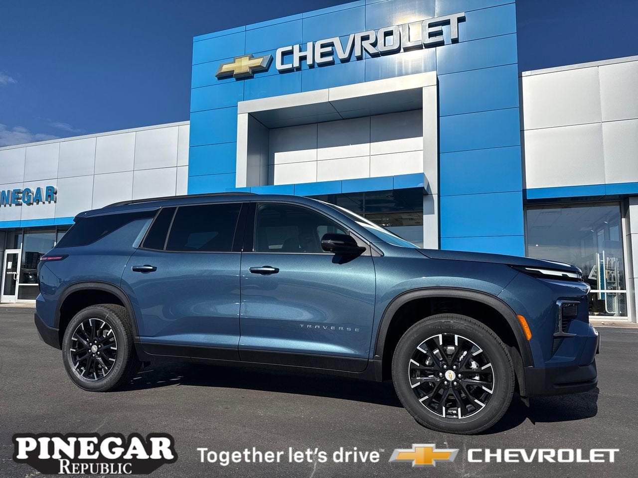 2026 Chevrolet Traverse LT