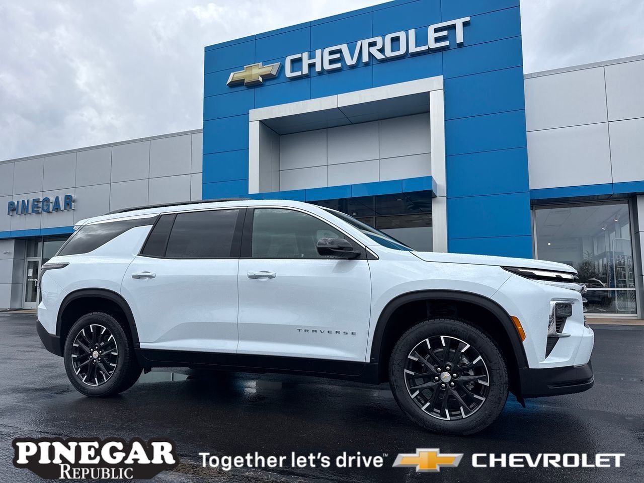 2026 Chevrolet Traverse LT