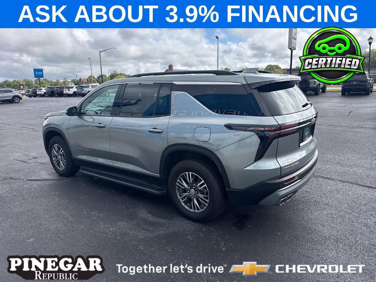 2025 Chevrolet Traverse LT