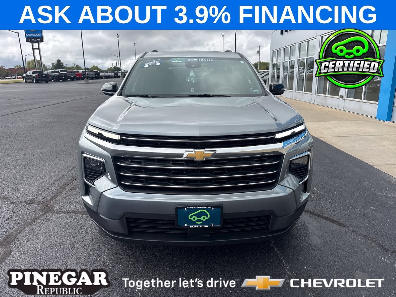 2025 Chevrolet Traverse LT