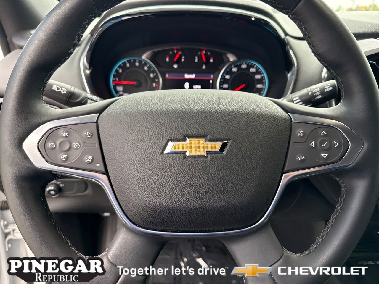 2023 Chevrolet Traverse LT Leather