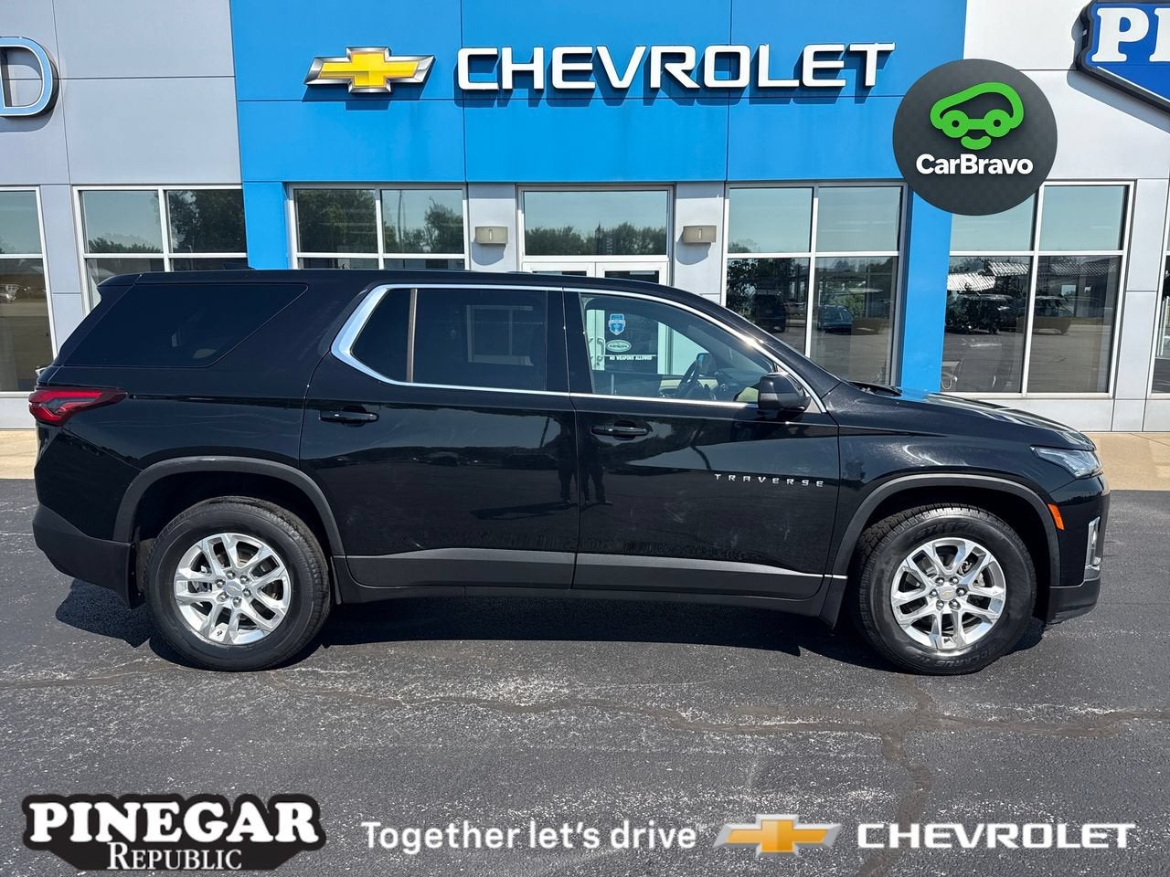 2023 Chevrolet Traverse LS