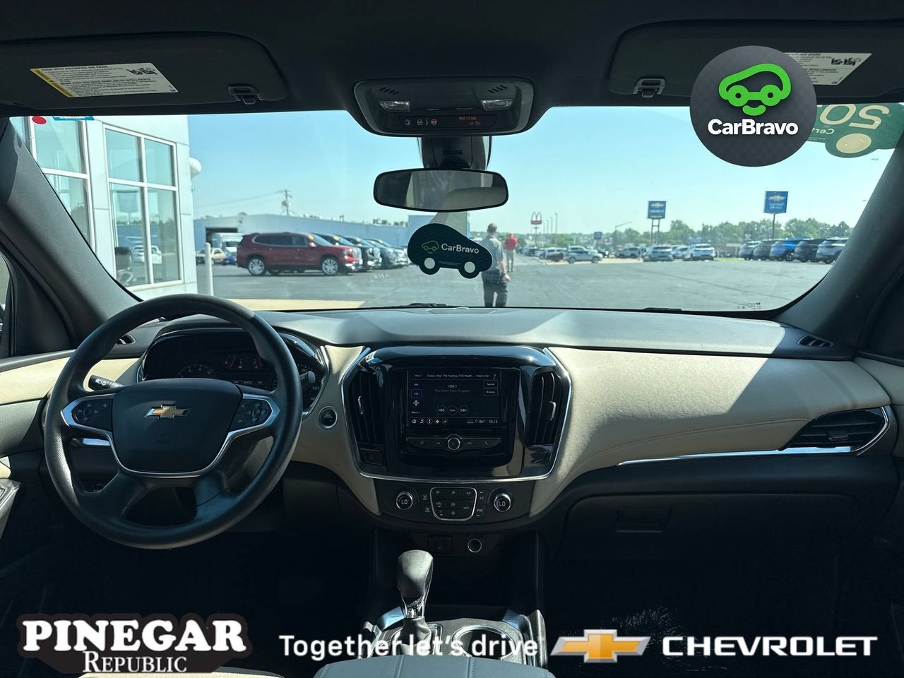 2023 Chevrolet Traverse LS