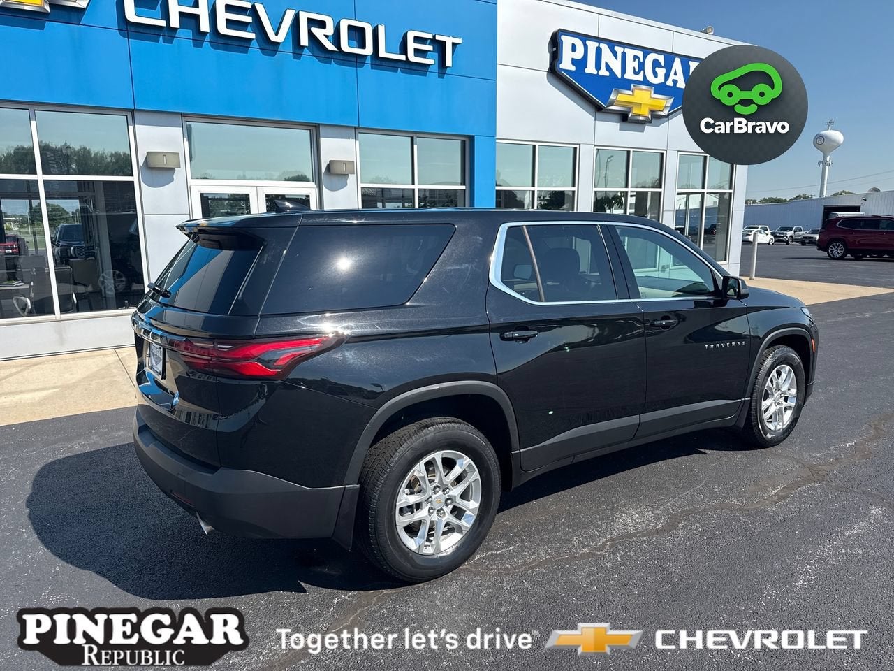 2023 Chevrolet Traverse LS