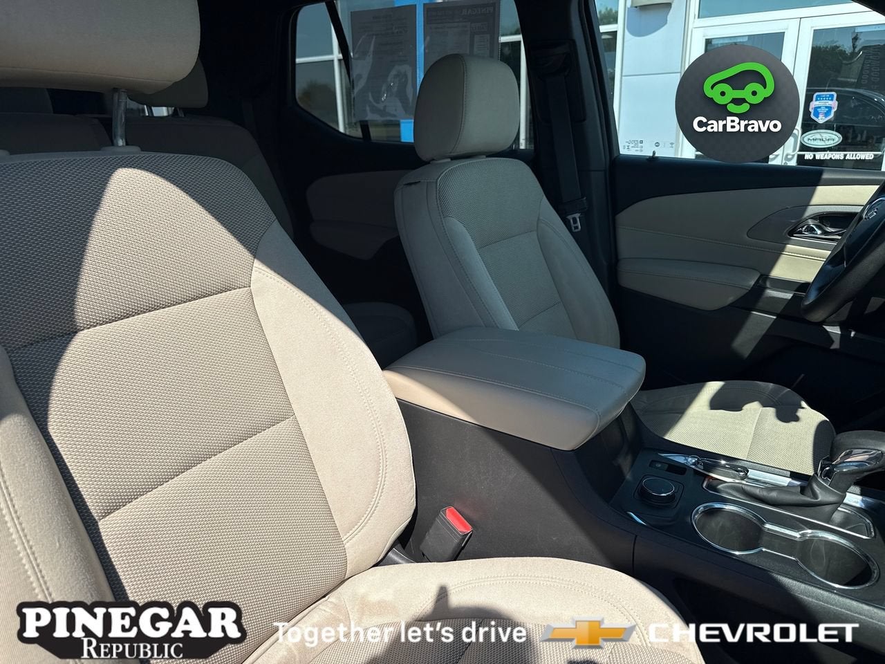 2023 Chevrolet Traverse LS