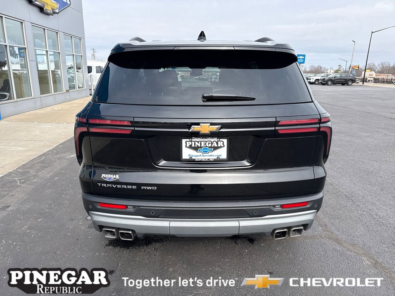 2025 Chevrolet Traverse LT