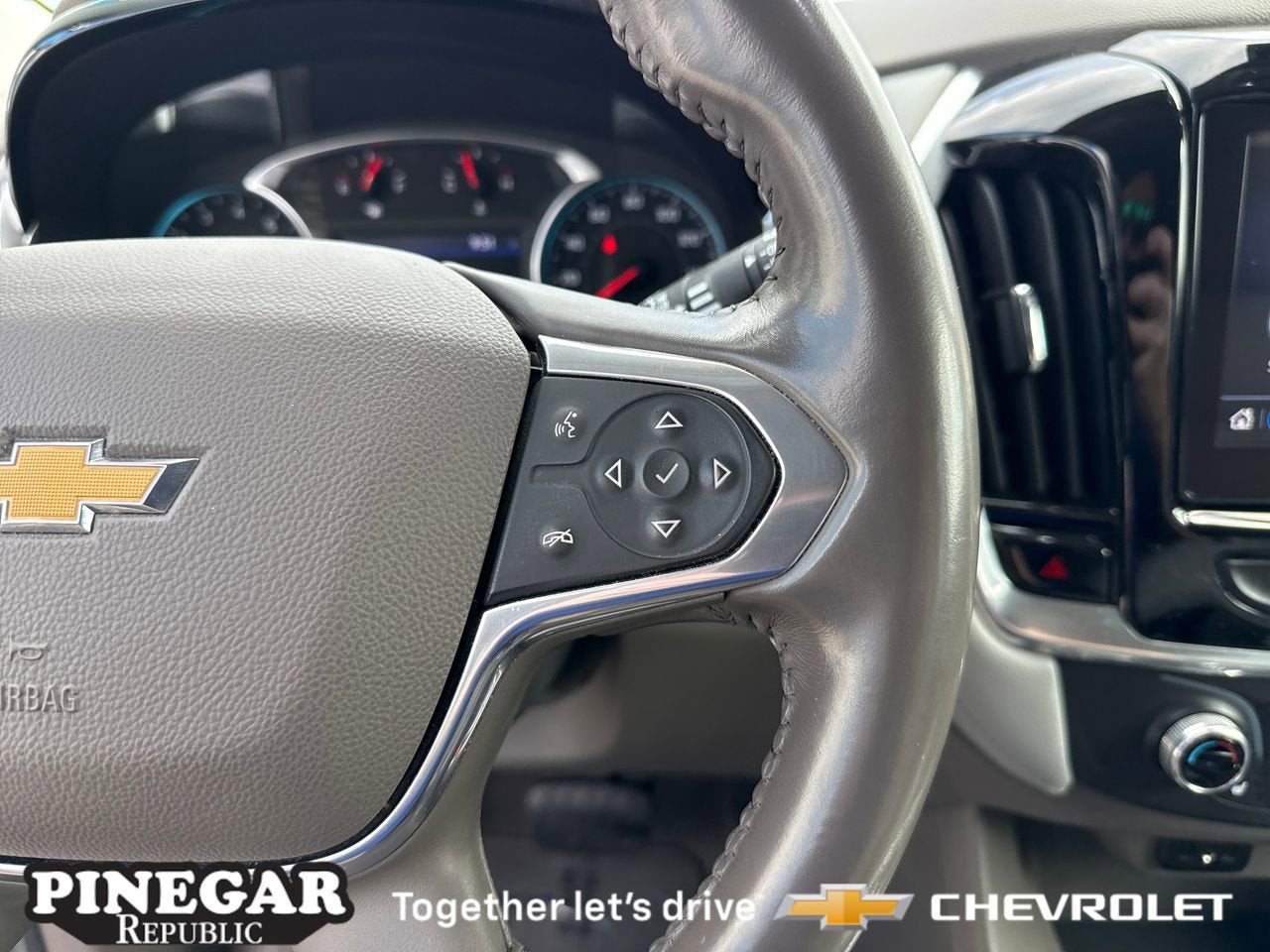 2020 Chevrolet Traverse LT Leather