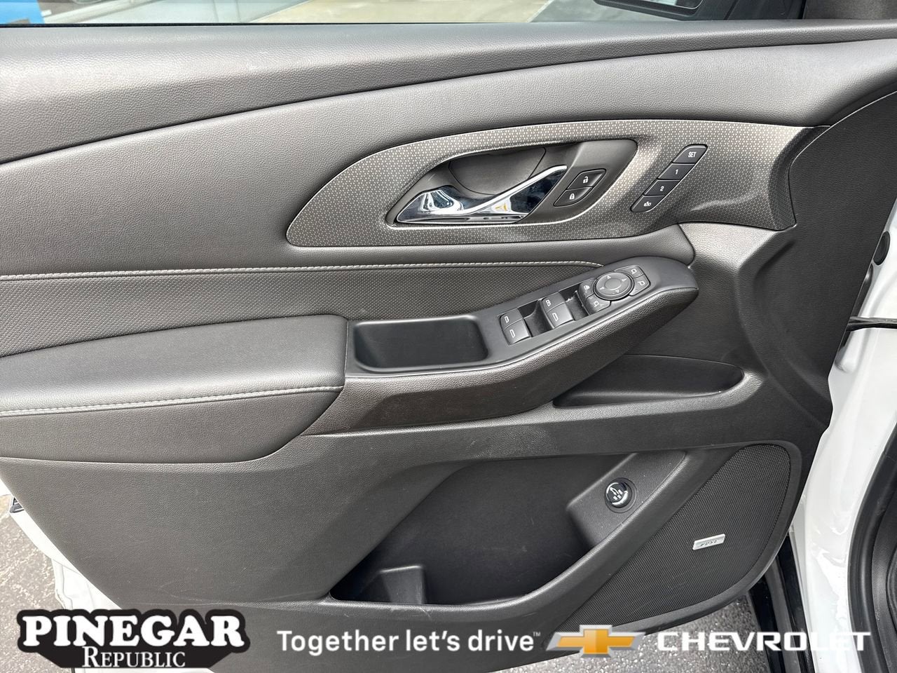 2023 Chevrolet Traverse Premier