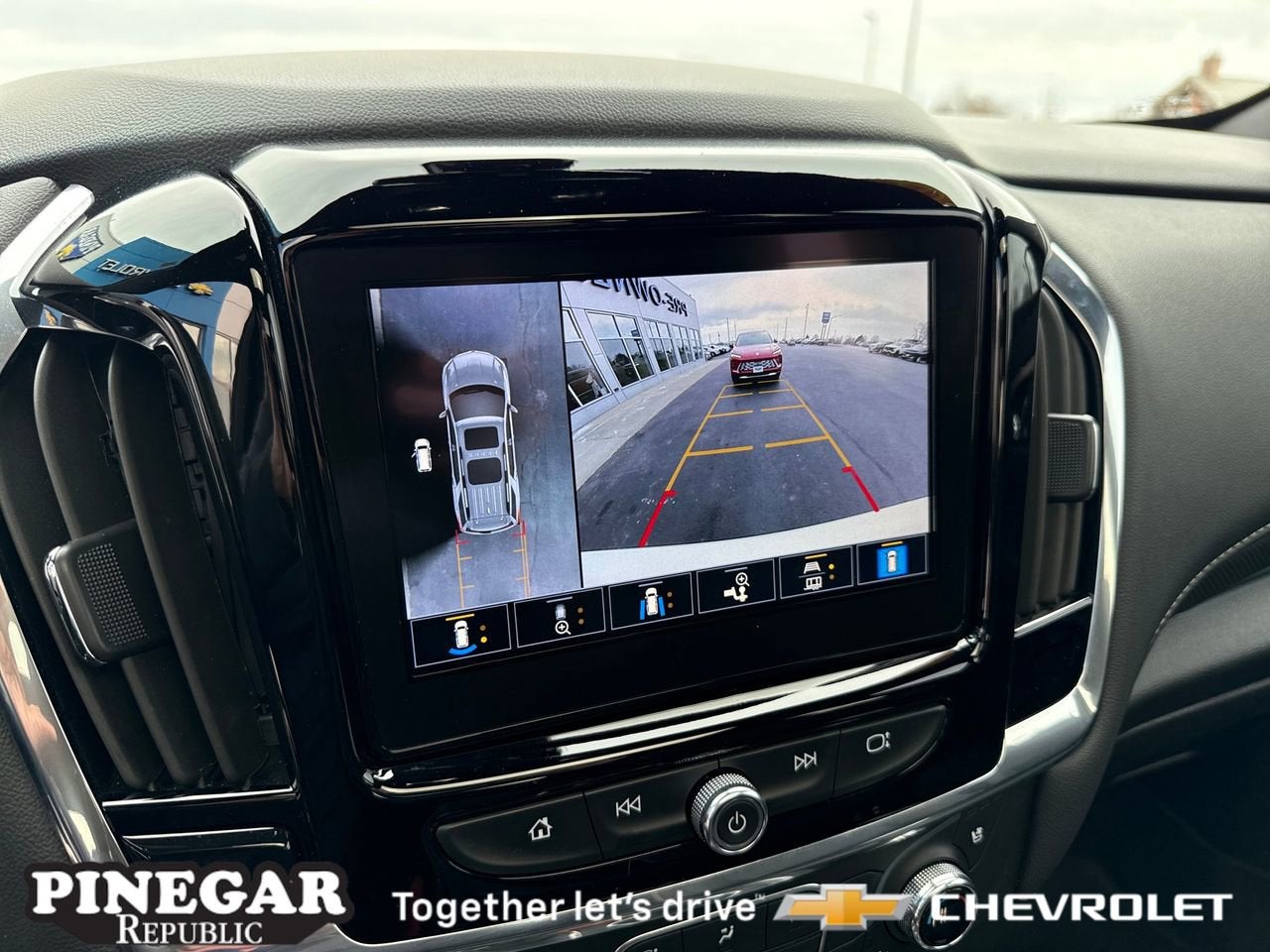 2023 Chevrolet Traverse Premier