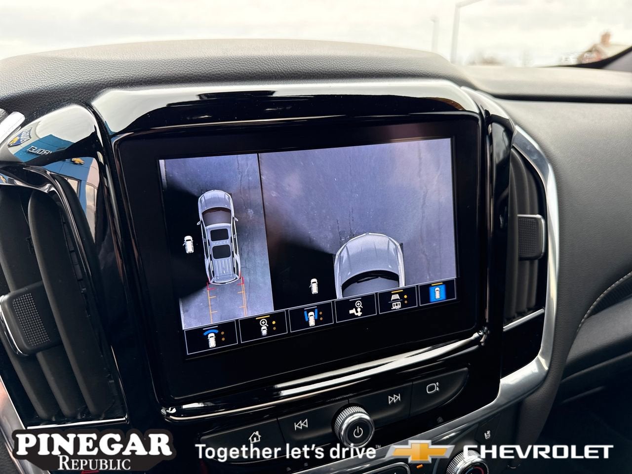 2023 Chevrolet Traverse Premier