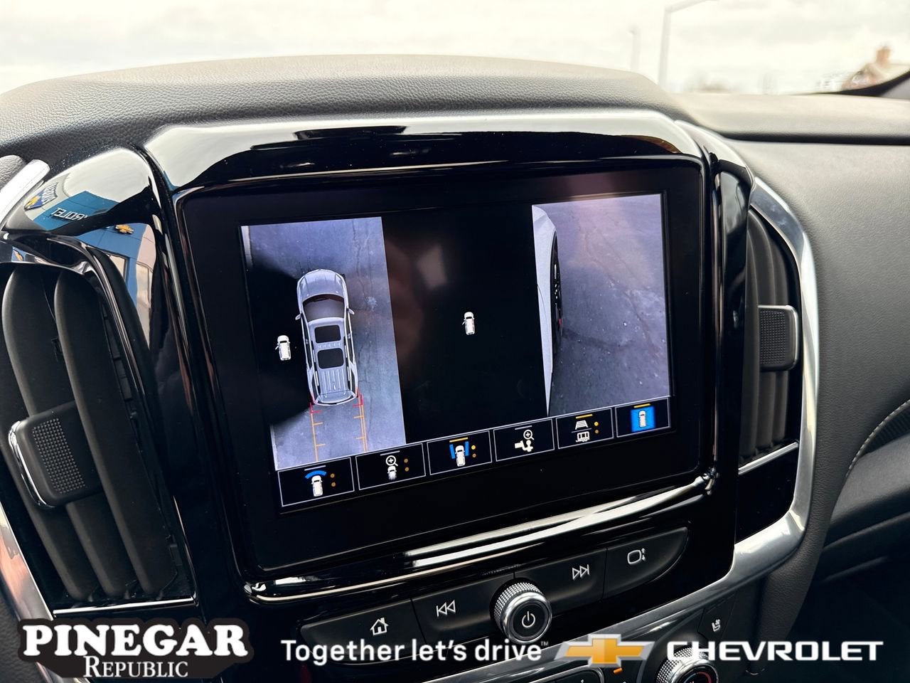 2023 Chevrolet Traverse Premier