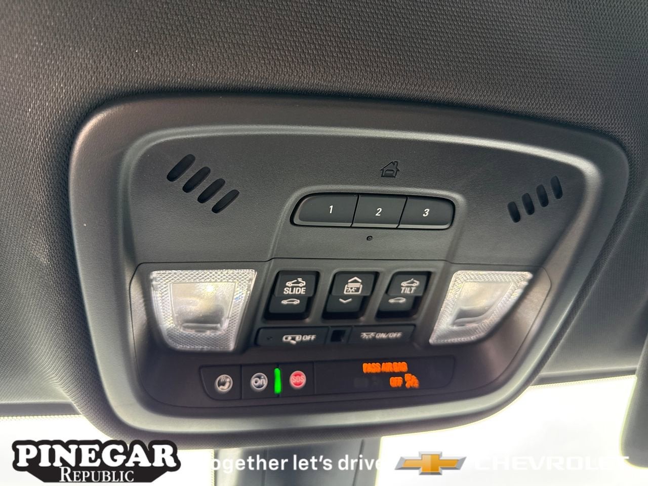 2023 Chevrolet Traverse Premier