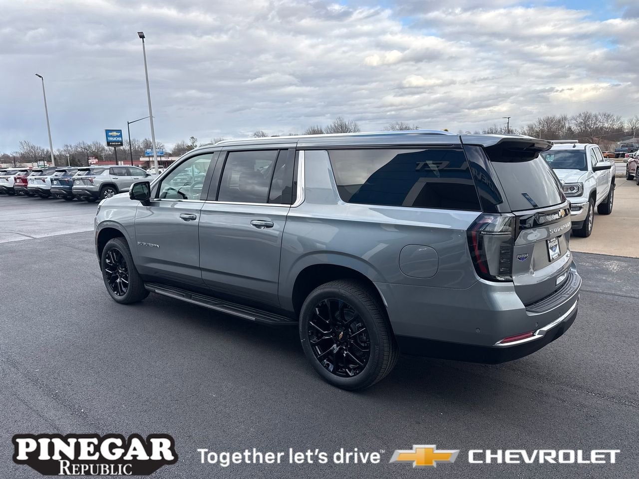 2026 Chevrolet Suburban LT