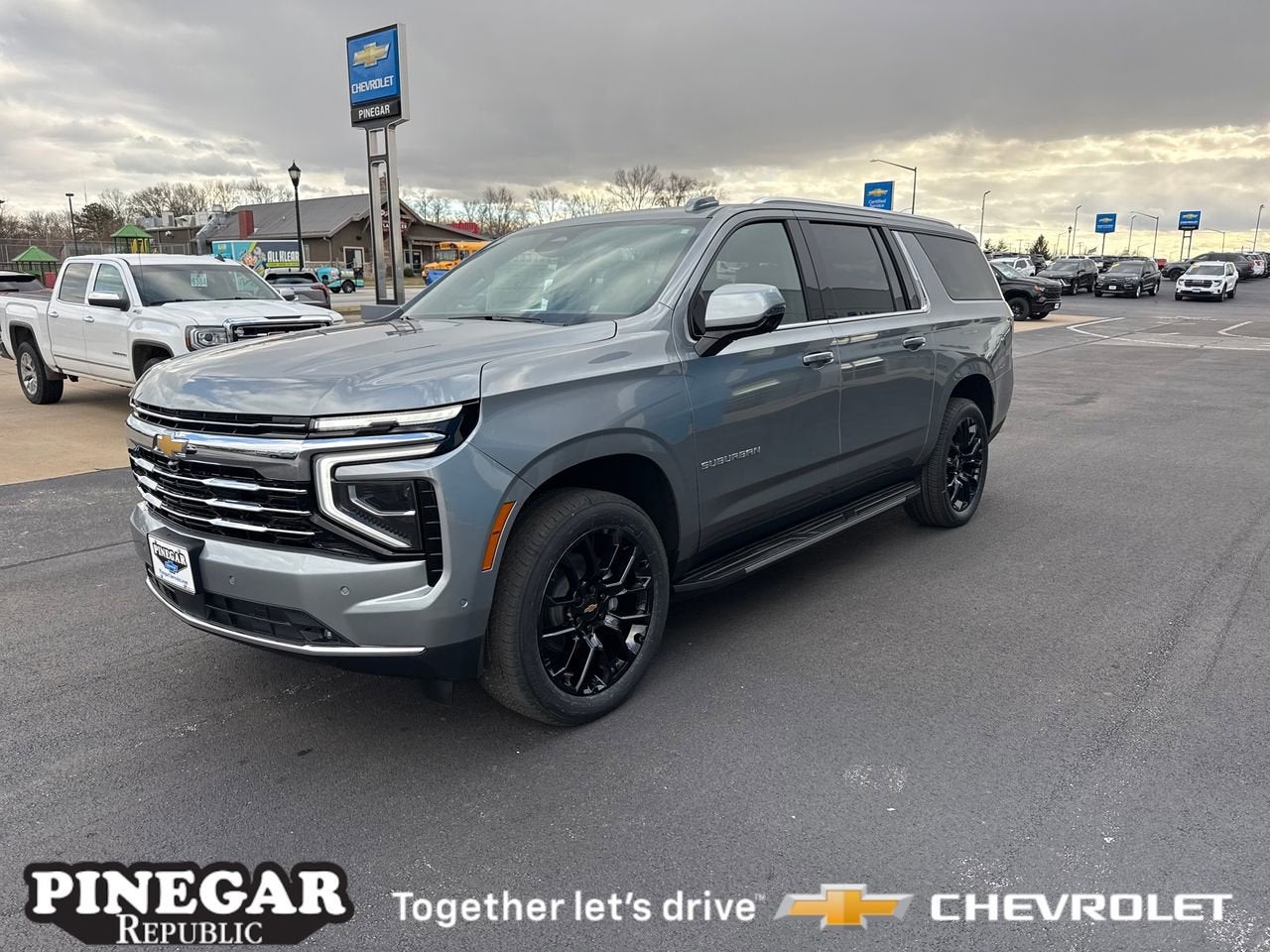 2026 Chevrolet Suburban LT