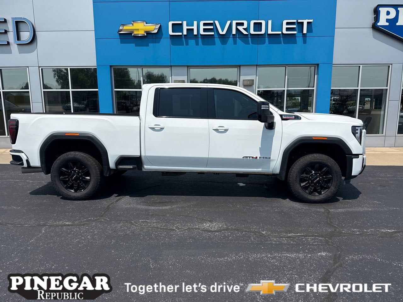 2025 GMC Sierra 2500 HD AT4