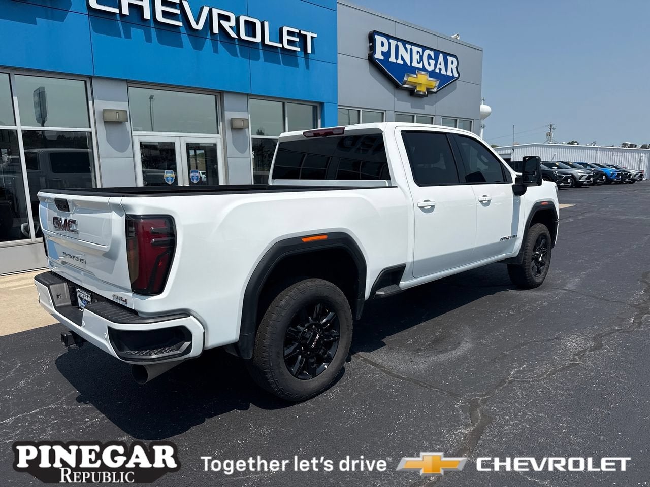 2025 GMC Sierra 2500 HD AT4