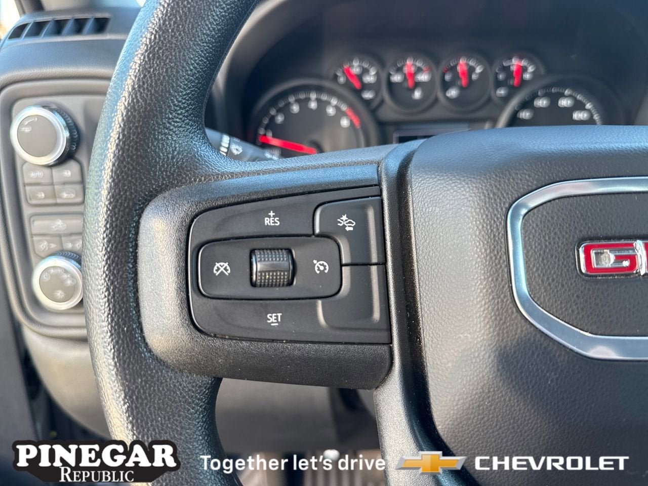 2024 GMC Sierra 1500 Pro