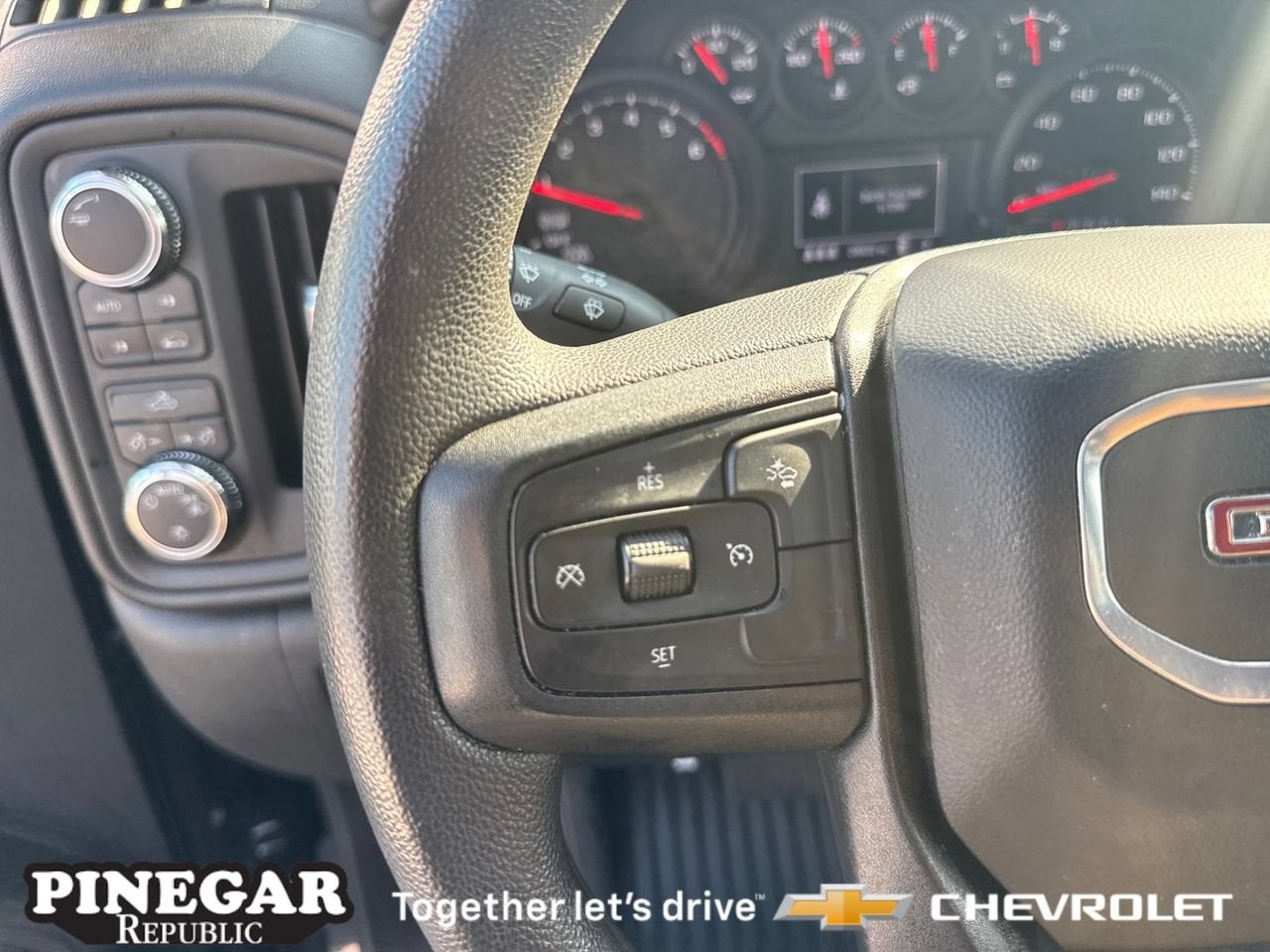 2024 GMC Sierra 1500 Pro