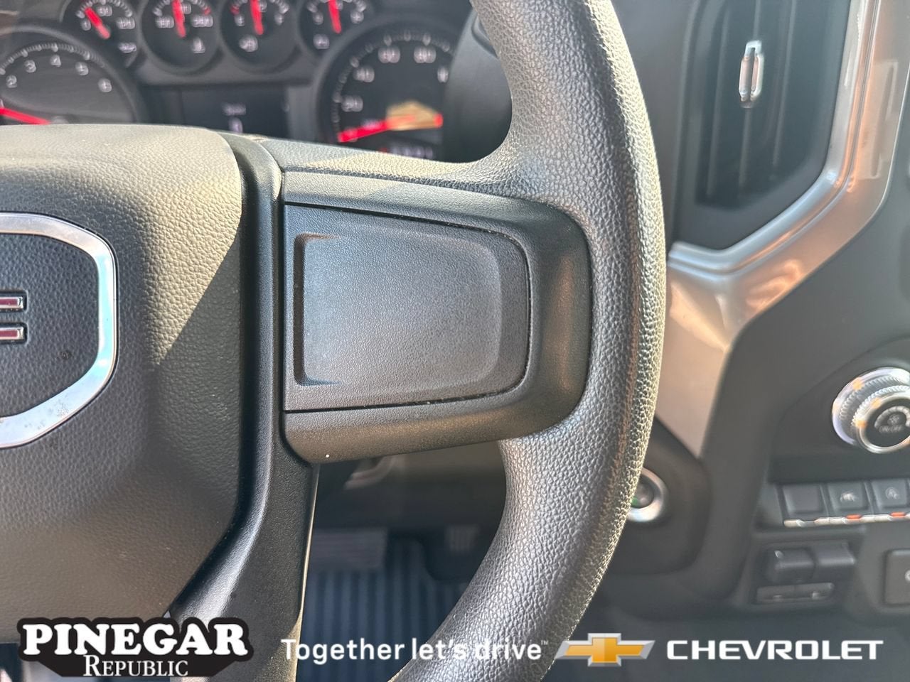2024 GMC Sierra 1500 Pro