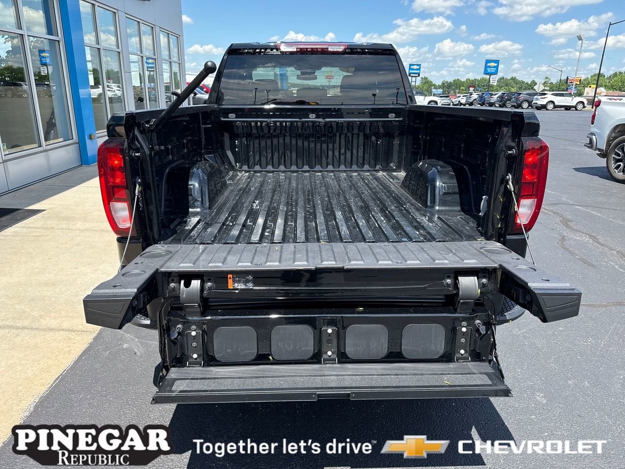 2023 GMC Sierra 1500 Elevation