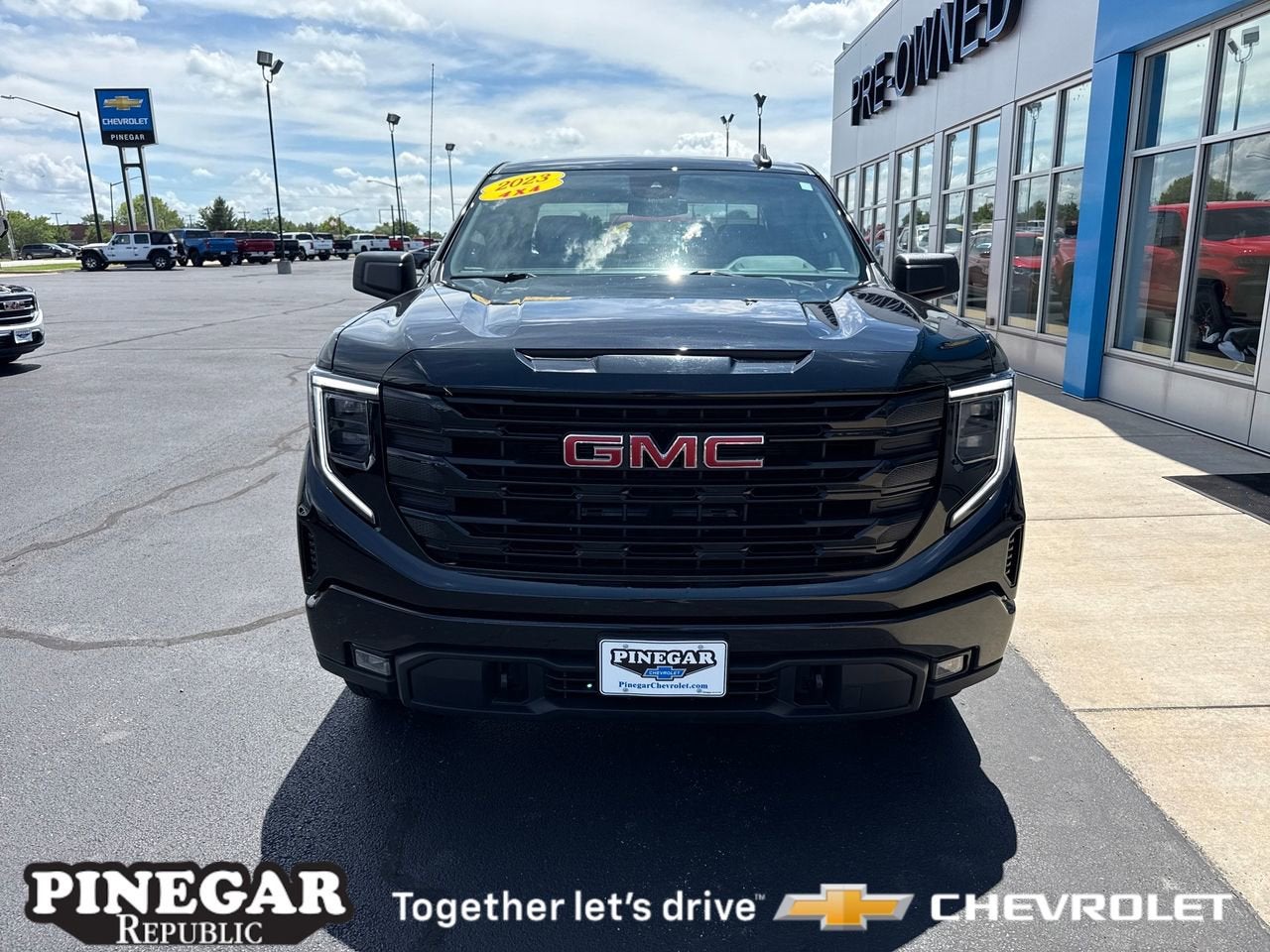 2023 GMC Sierra 1500 Elevation