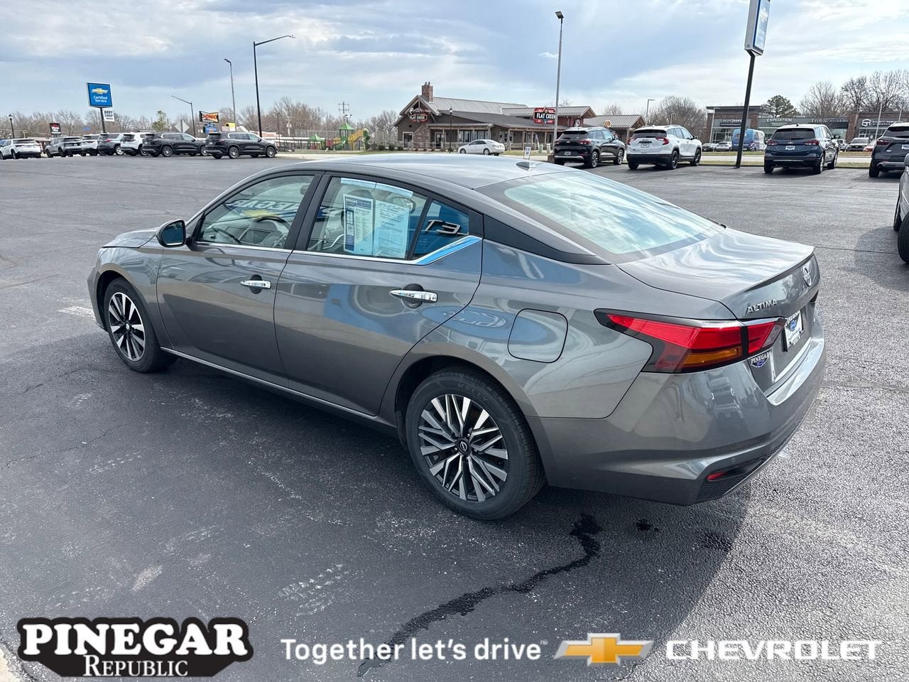 2023 Nissan Altima 2.5 SV