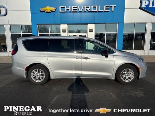 2024 Chrysler Pacifica Touring L