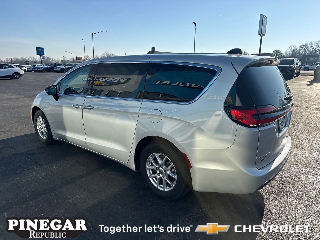 2024 Chrysler Pacifica Touring L