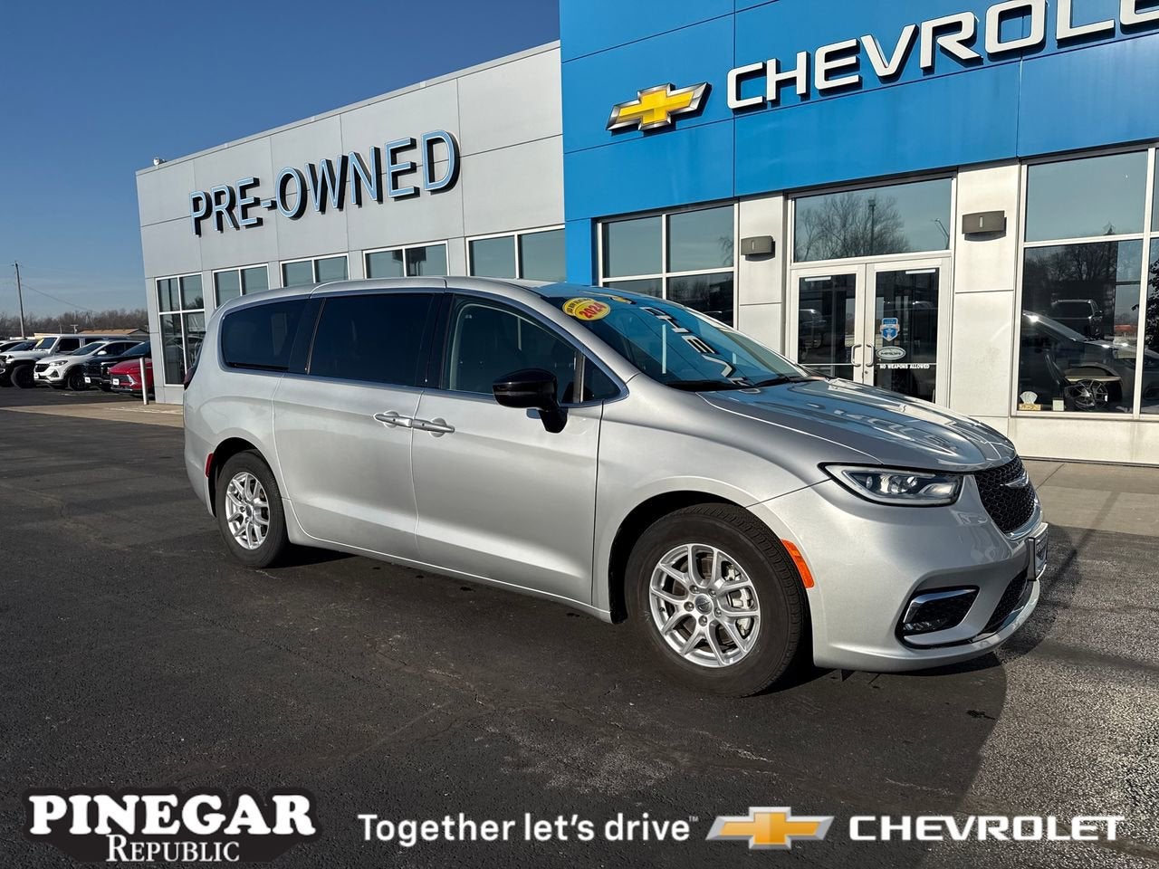 2024 Chrysler Pacifica Touring L