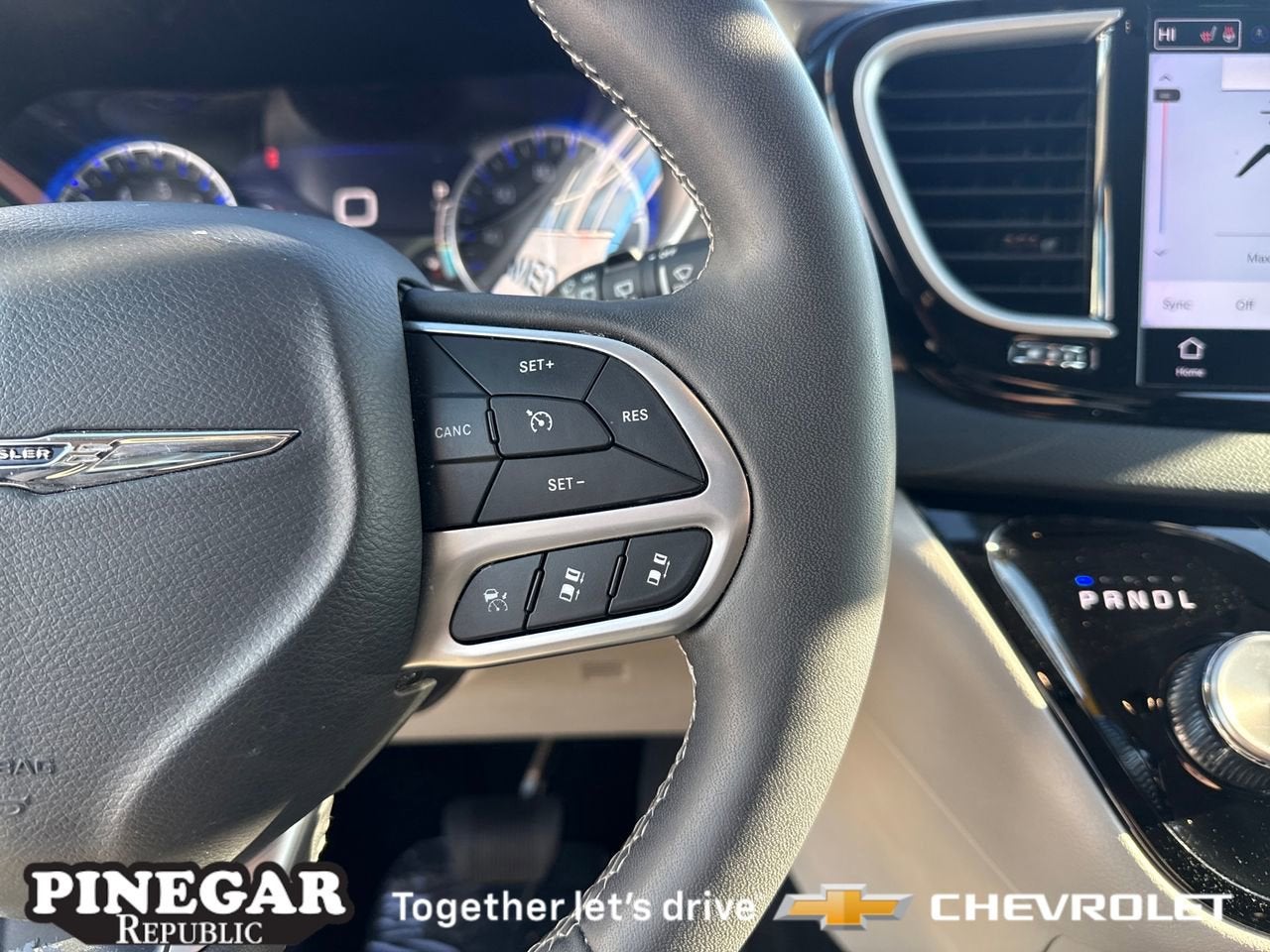 2024 Chrysler Pacifica Touring L