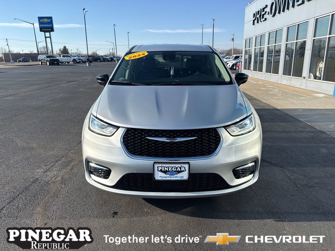 2024 Chrysler Pacifica Touring L