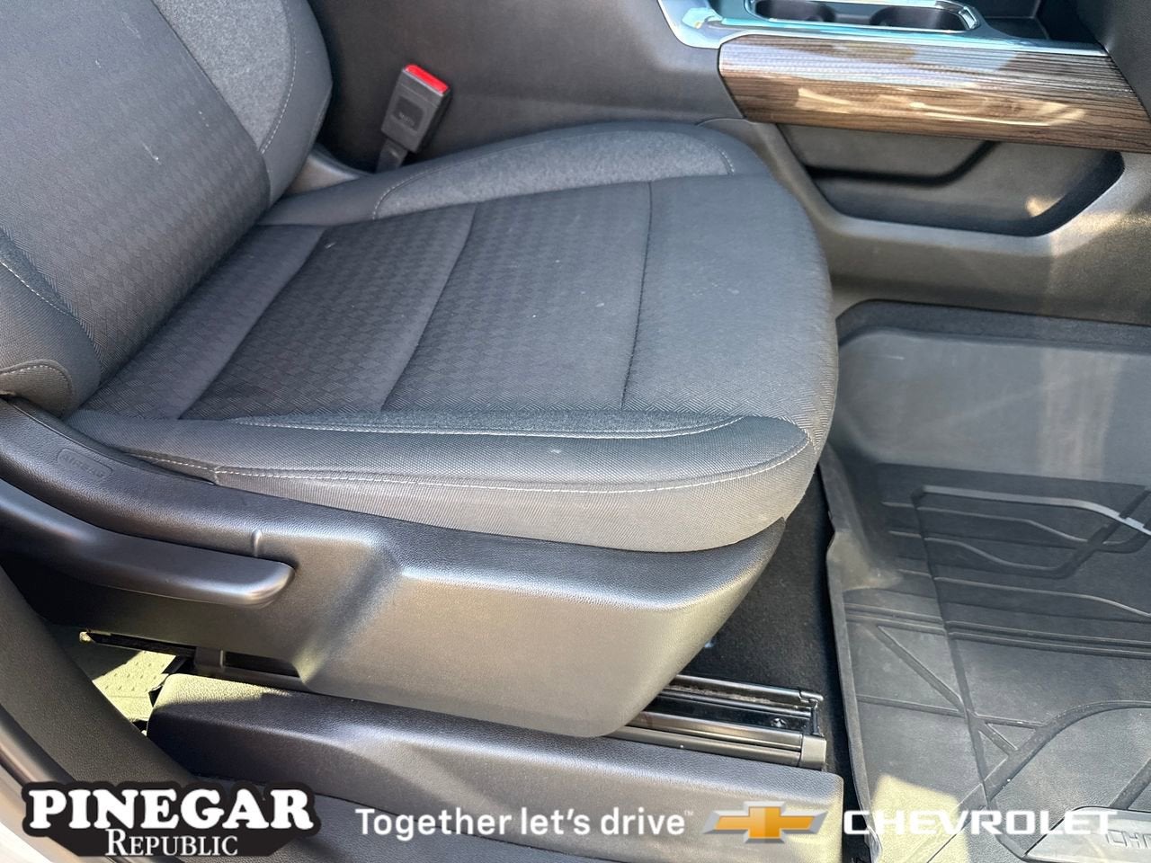 2024 Chevrolet Silverado 1500 RST