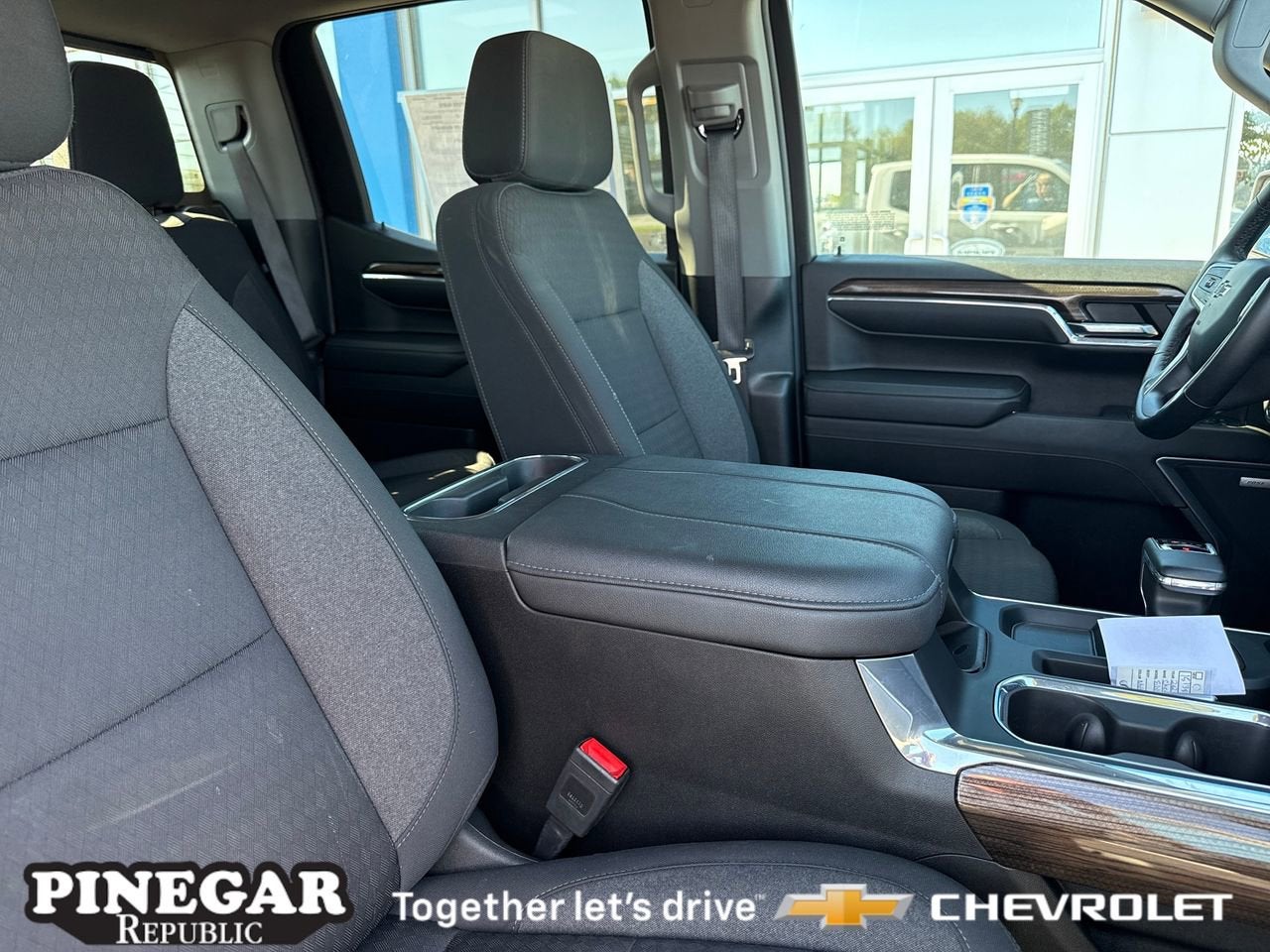 2024 Chevrolet Silverado 1500 RST