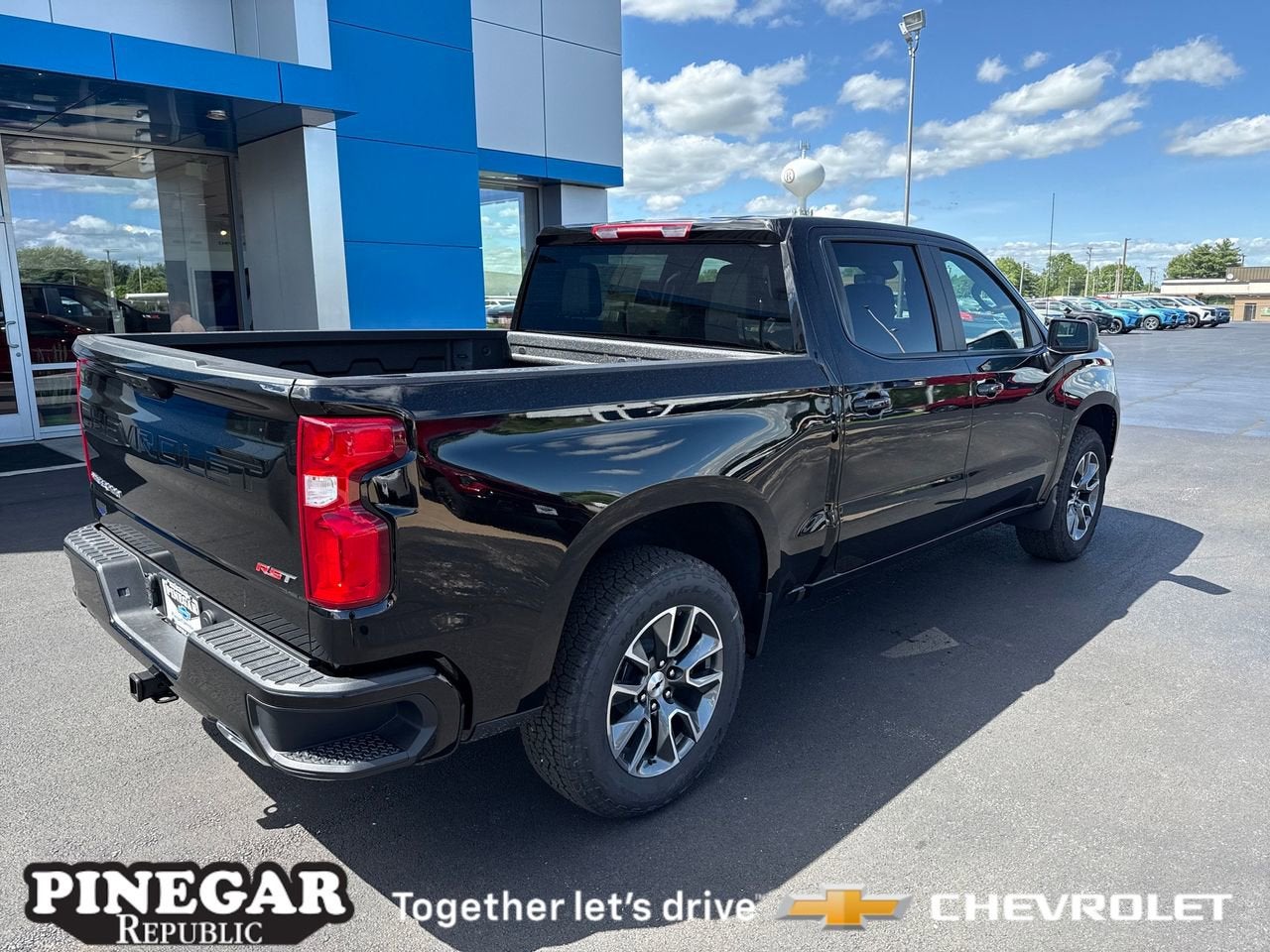 2025 Chevrolet Silverado 1500 RST