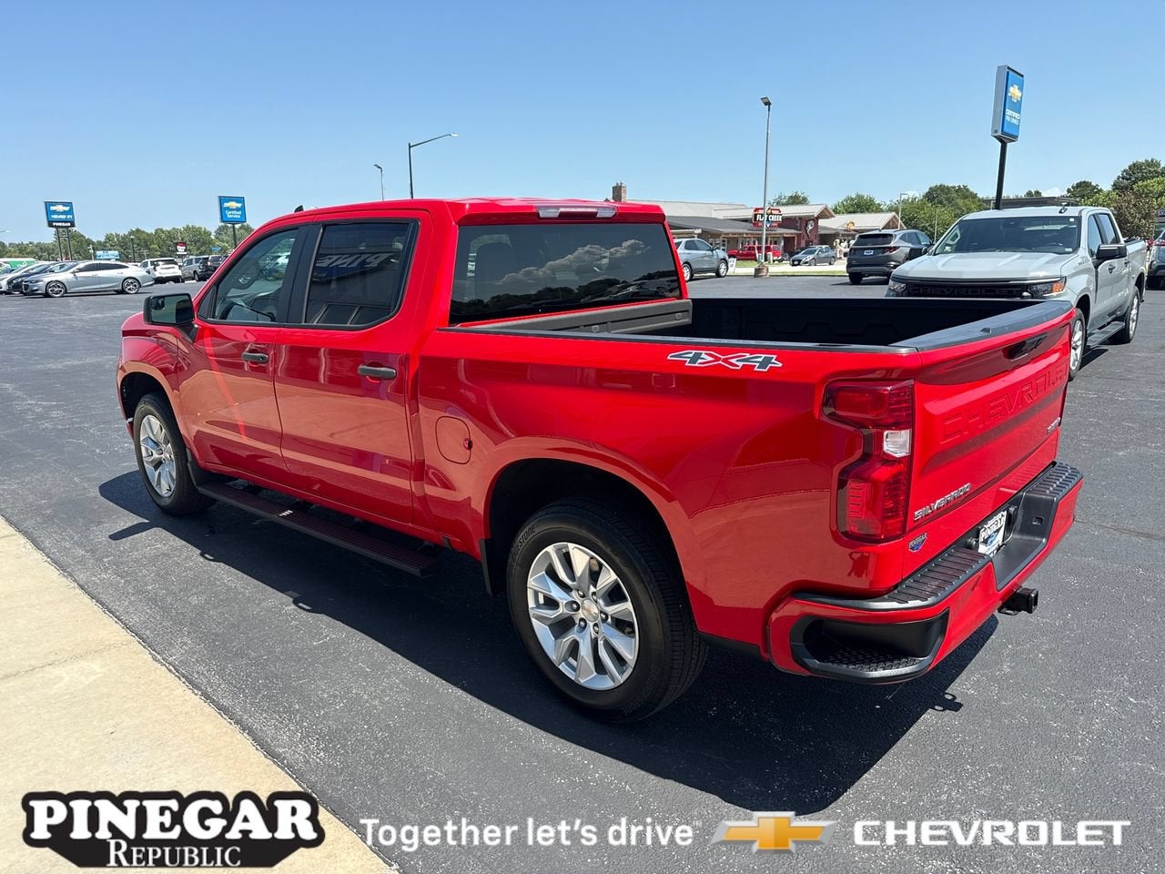 2024 Chevrolet Silverado 1500 Custom