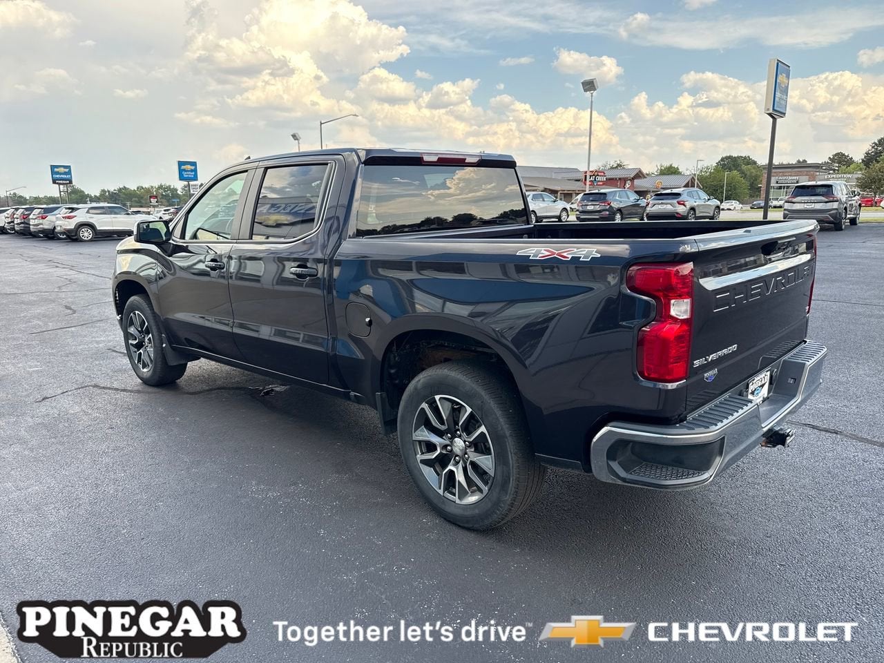 2022 Chevrolet Silverado 1500 LT (2FL)