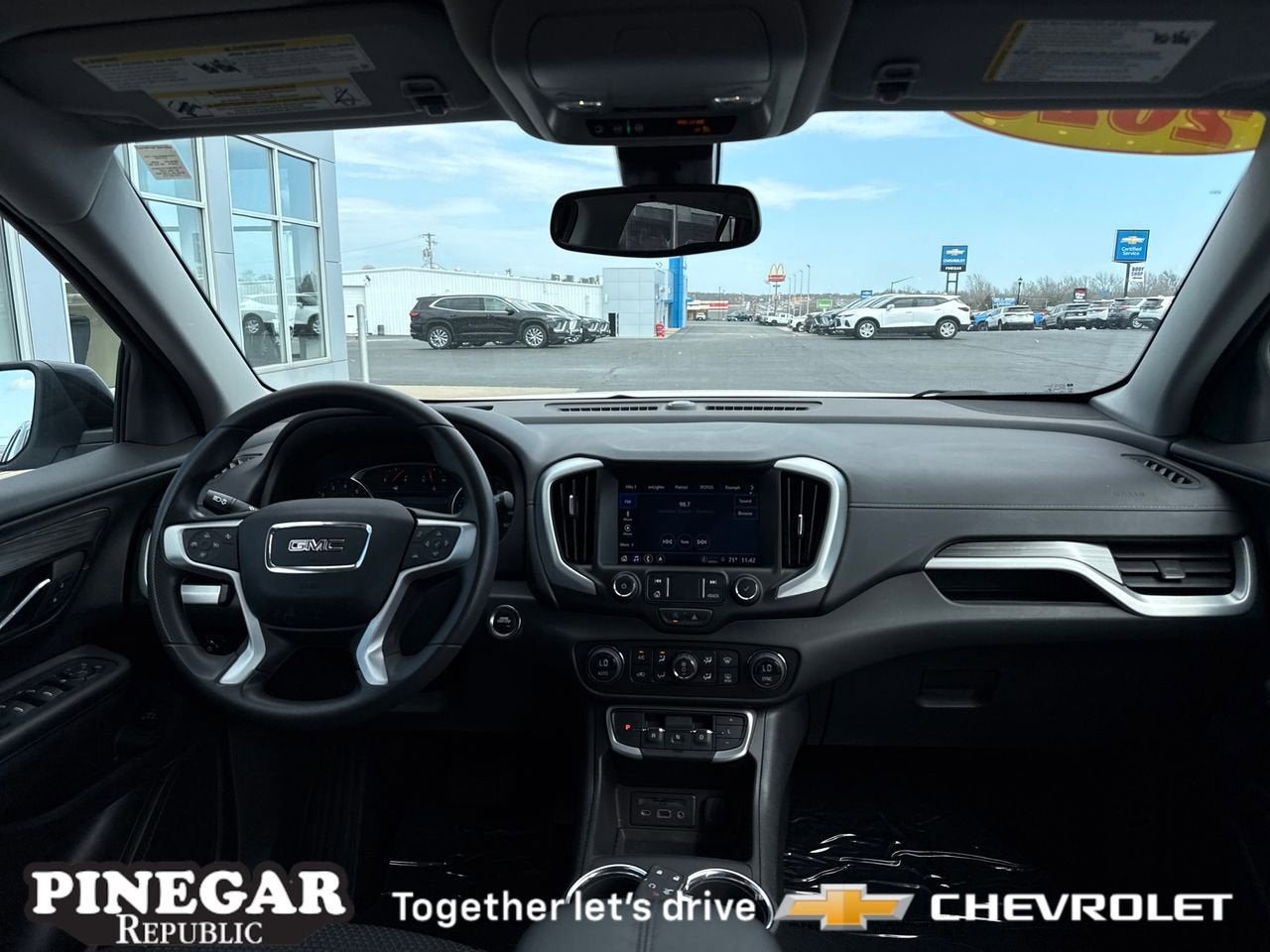 2023 GMC Terrain SLE