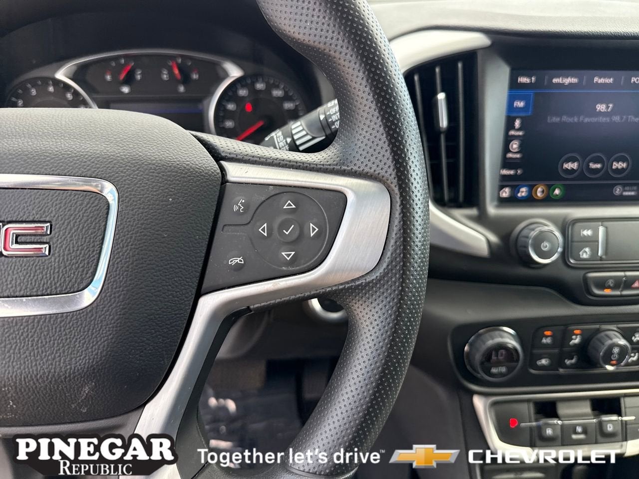 2023 GMC Terrain SLE