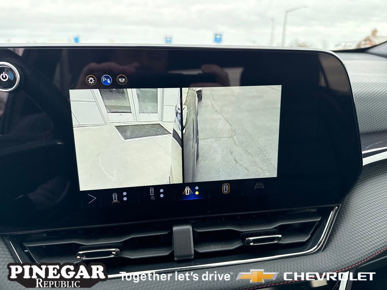 2025 Chevrolet Equinox RS