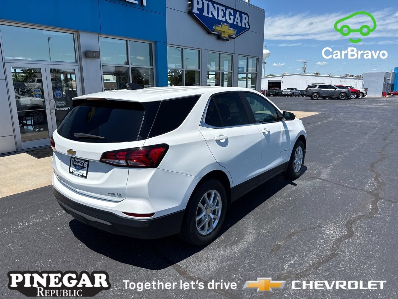 2024 Chevrolet Equinox LT - Photo 10